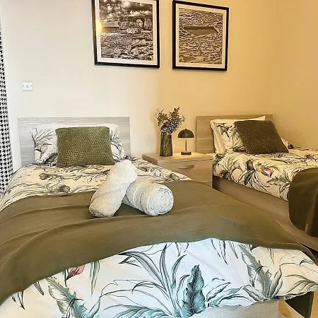 Stunning Seafront Duplex In Location * Saint Julian's