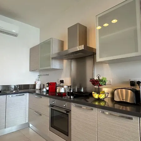 Stunning Seafront Duplex In Location Apartament