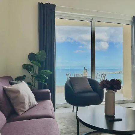 Stunning Seafront Duplex In Location * San Ġiljan