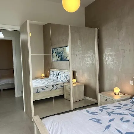 Stunning Seafront Duplex In Location