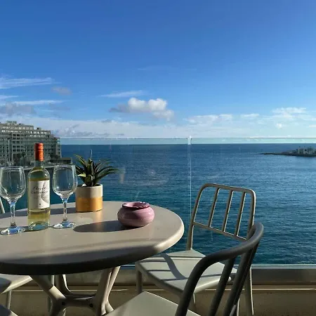 Διαμέρισμα Stunning Seafront Duplex In Location