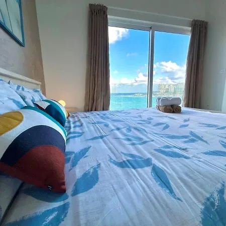 Stunning Seafront Duplex In Location *