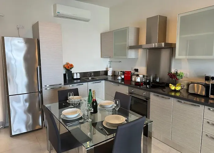 Stunning Seafront Duplex In Location *