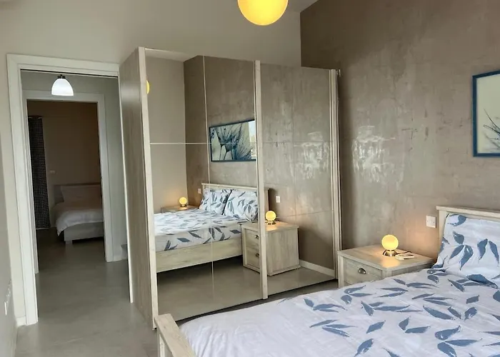 Stunning Seafront Duplex In Location