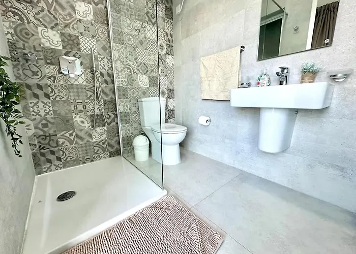 Stunning Seafront Duplex In Location