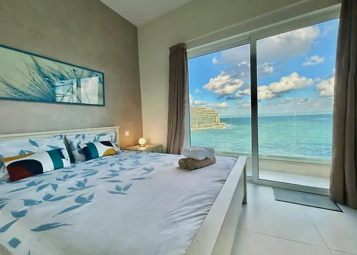 아파트 Stunning Seafront Duplex In Location