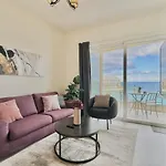 Stunning Seafront Duplex In Location Apartmán *