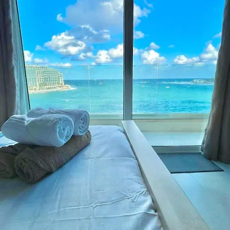 Stunning Seafront Duplex In Location